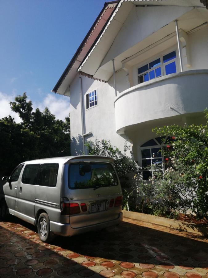 Jaktstuga Salhiya Zanzibar